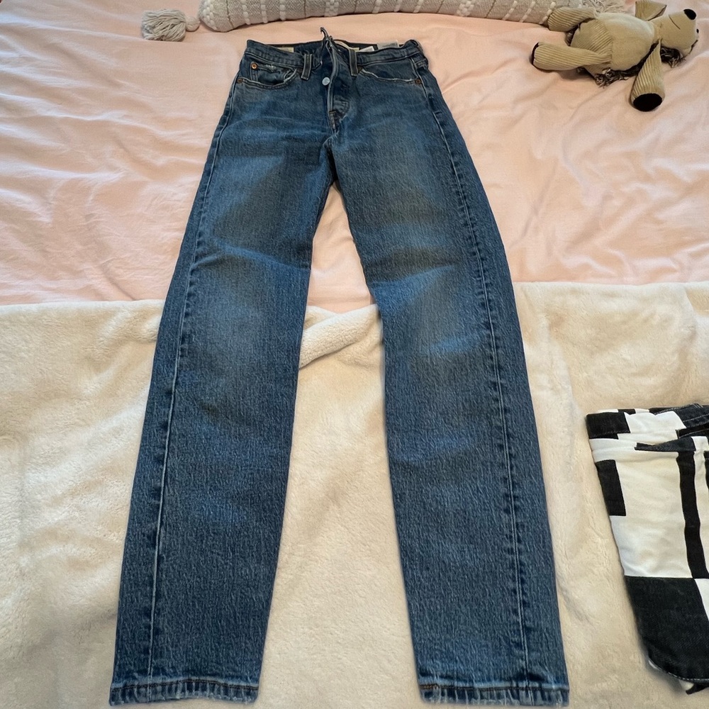levis